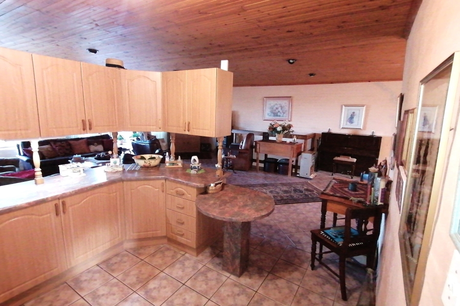 6 Bedroom Property for Sale in Bergsig Western Cape